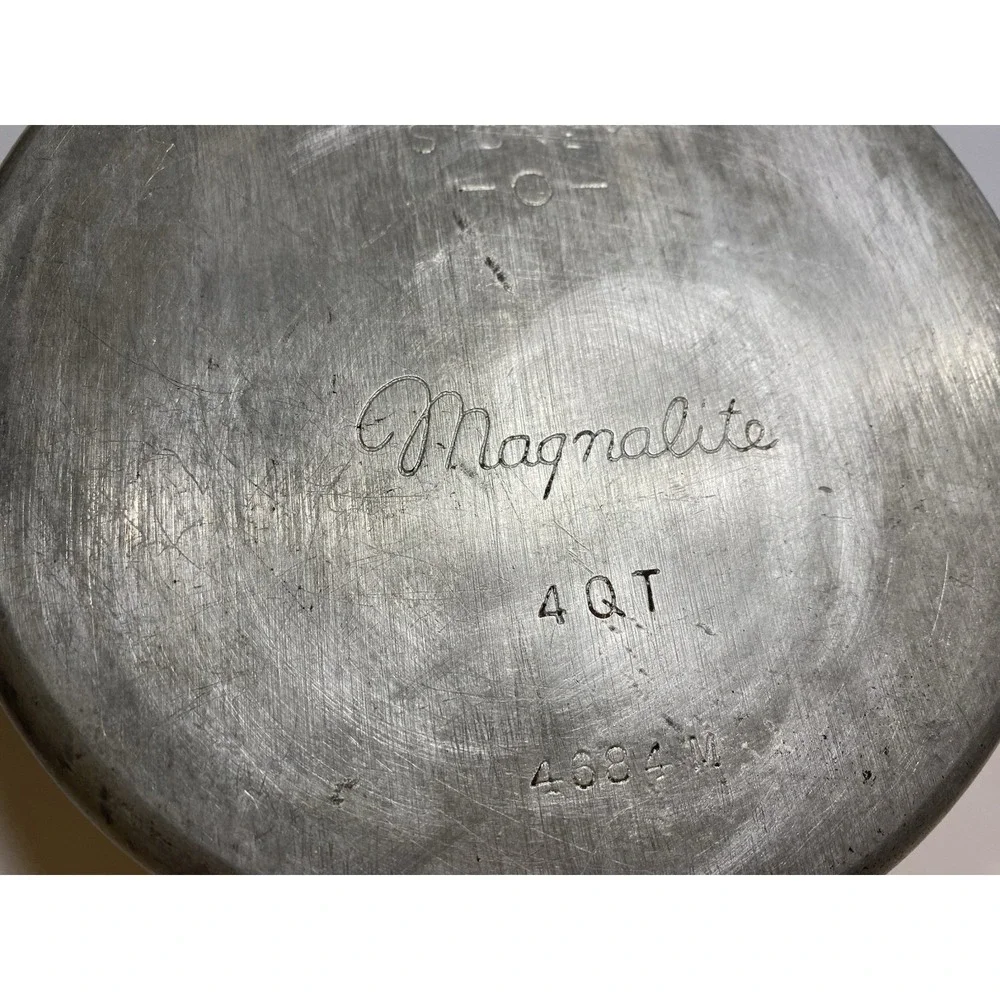 Wagner Ware Sydney-O‎ Magnalite 4 Qt Sauce Pot 4684-Double Spouts AS-IS